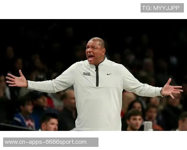 里弗斯强调字母缺席训练营为球队提供演练机会提升战术配合 里弗斯强调字母缺席训练营为球队提供演练机会提升战术配合