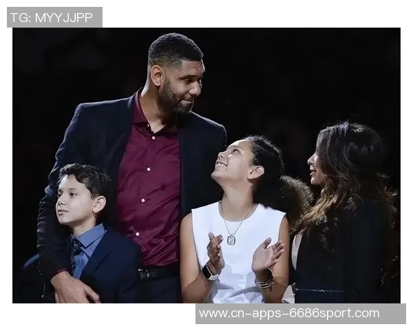 悼念托尼帕克父亲邓肯大卫罗宾逊与前妻齐聚送别