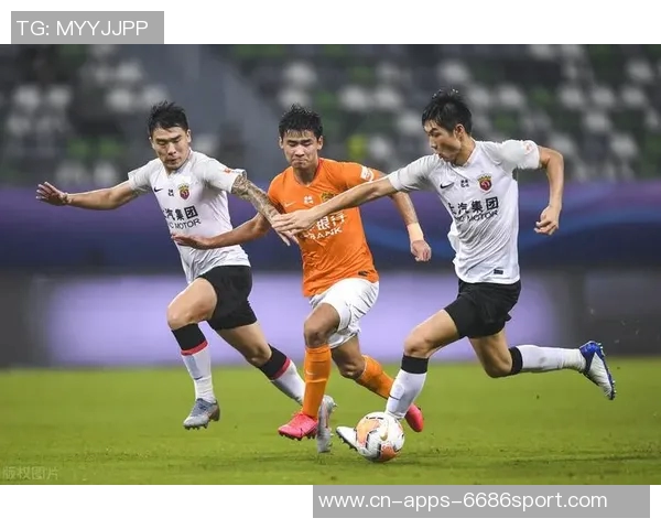 乌尔比希禁区外手球争议德足协解释手臂自然状态未出牌原因